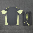 Real Madrid Madrid Trainingsset 25/26 Trikot und Shorts