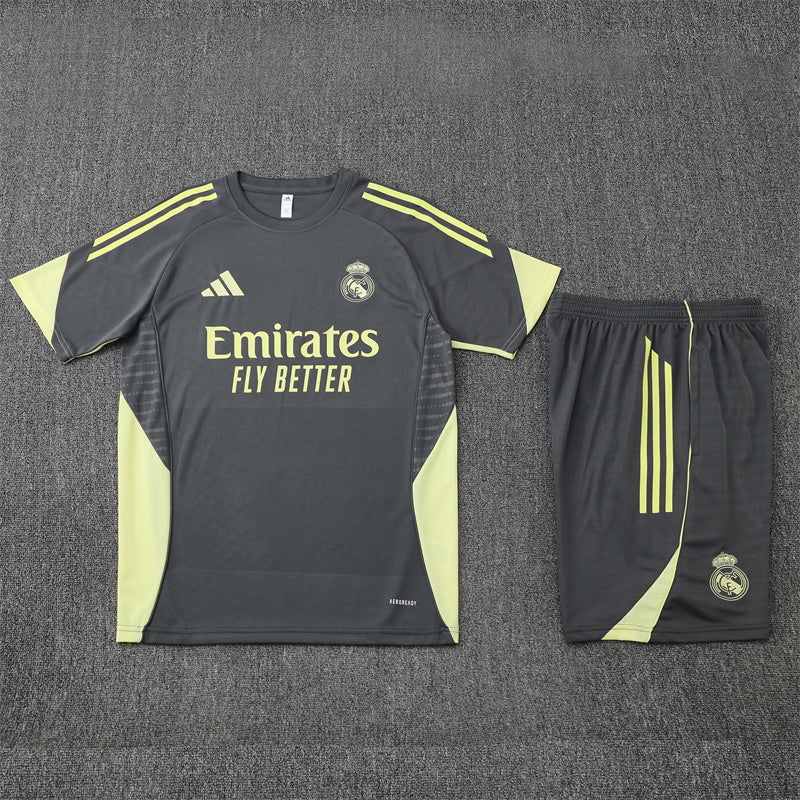 Real Madrid Madrid Trainingsset 25/26 Trikot und Shorts