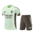 Real Madrid Trainingsset 25/26 Trikot und Shorts