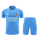 Real Madrid Trainingsset 25/26 Trikot und Shorts
