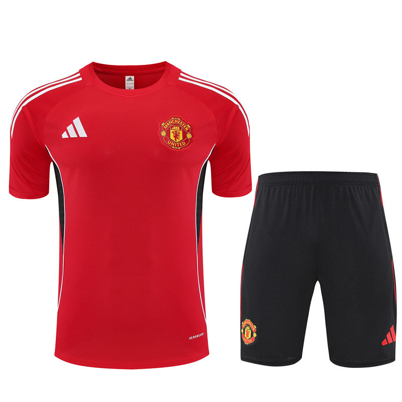 Manchester United Trainingsset 25/26 Trikot und Shorts