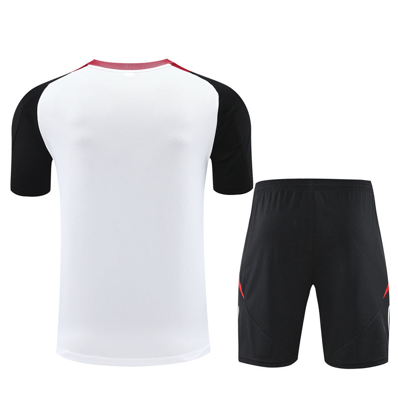 Manchester United Trainingsset 24/25 Trikot und Shorts