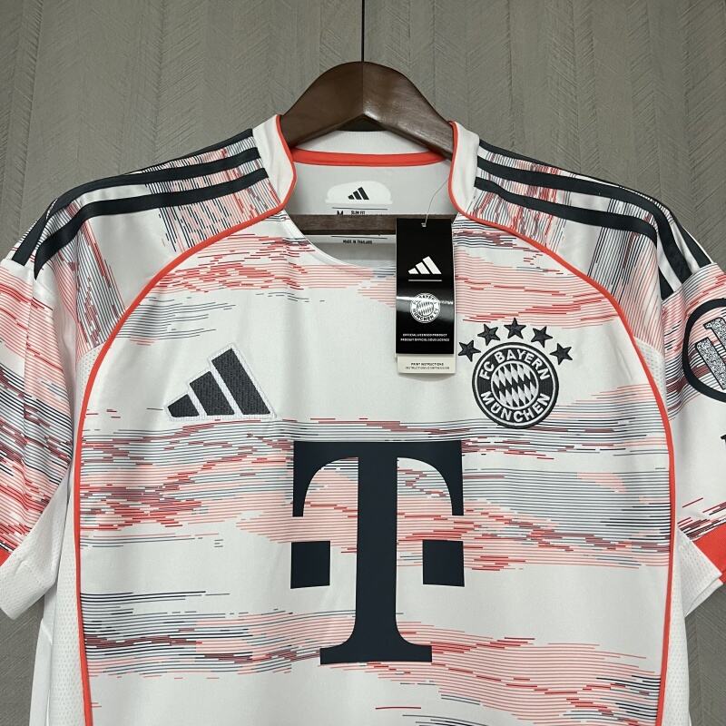 Bayern München Auswärtstrikot 25/26 Herren Fantrikot