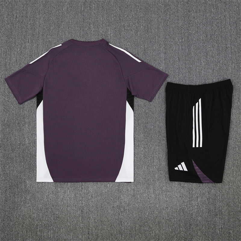 Manchester United Trainingsset 25/26 Trikot und Shorts