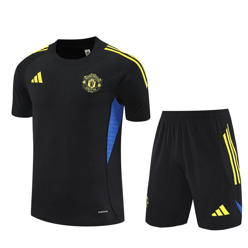 Manchester United Trainingsset 25/26 Trikot und Shorts