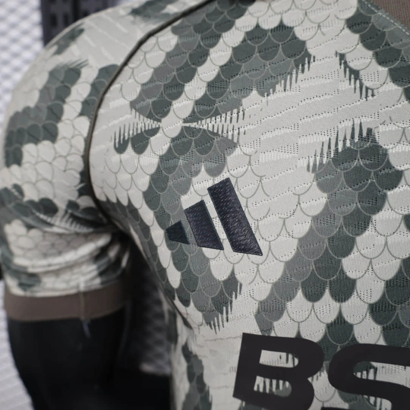 Bayern München Spezialedition 25/26 Herren Spieler-Version Poloshirt