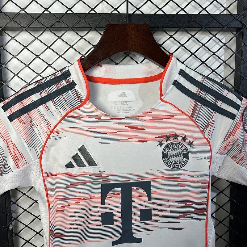 Kinder-Set Bayern München Ausweichtrikot 25/26