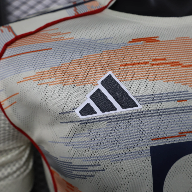 Bayern München Auswärtstrikot 25/26 Herren Spieler-Version Trikot Weiß