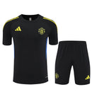 Manchester United Trainingsset 25/26 Trikot und Shorts