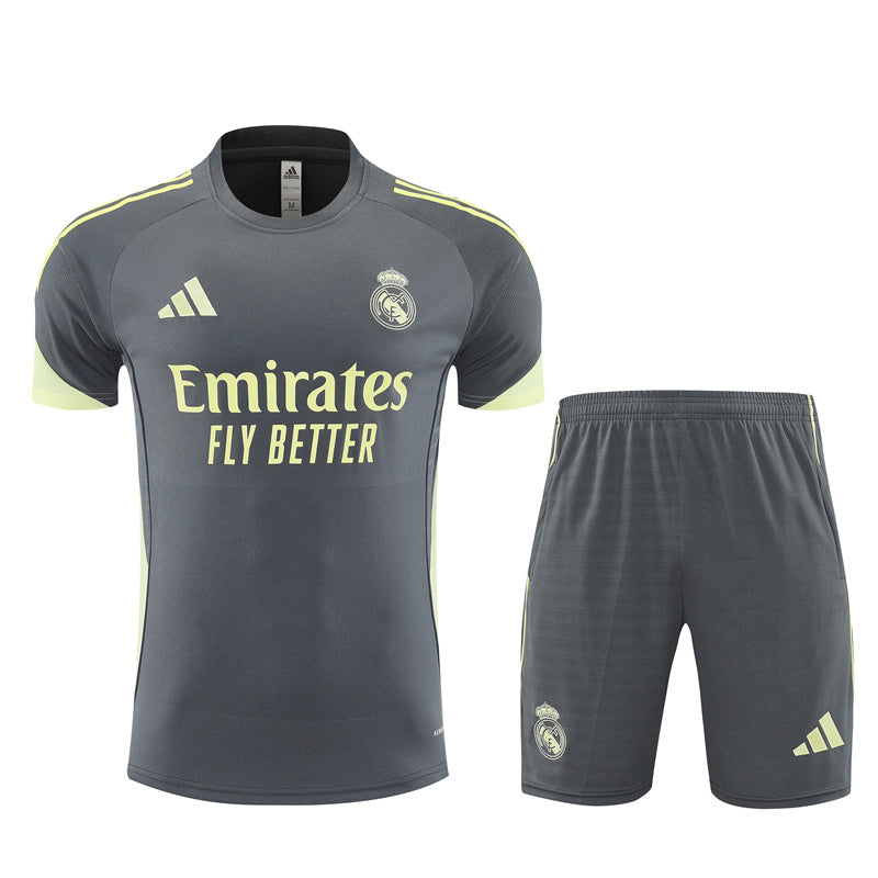 Real Madrid Madrid Trainingsset 25/26 Trikot und Shorts