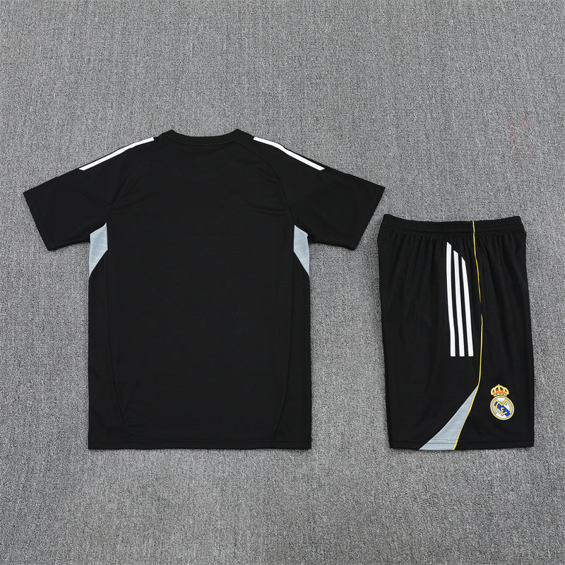 Real Madrid Madrid Trainingsset 25/26 Trikot und Shorts