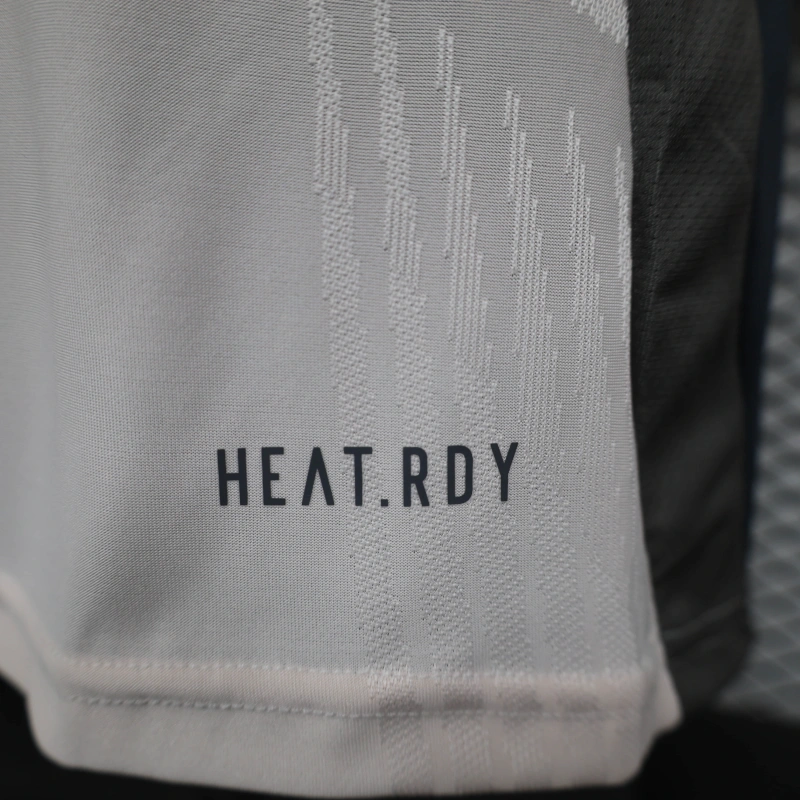 Real Madrid Trainingsshirt 24/25 Herren Spieler-Version