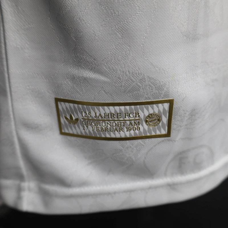 Bayern München 125 Jahre 25/26 Herren Spieler-Version Trikot Weiß