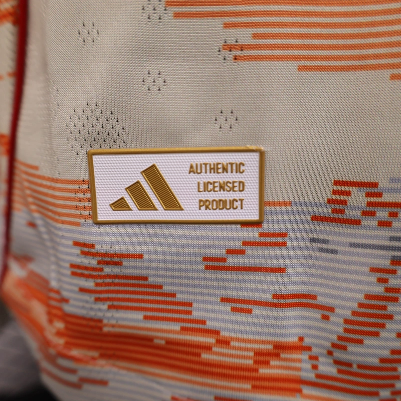 Bayern München Auswärtstrikot 25/26 Herren Spieler-Version Trikot Weiß