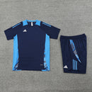 Adidas Set Herren Trikot und Shorts