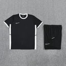 Nike Set Herren Trikot und Shorts
