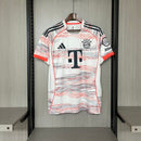 Bayern München Auswärtstrikot 25/26 Herren Fantrikot