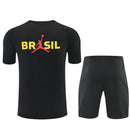 Brasilien Trainingsset Jordan 2026 2027 Herren schwarz Trikot und Shorts 1.1 Premium Qualität Shop des Spielers CBF Jordan Gear Black Gold, Brasilien Jordan Trainingsset, Brazil Jordan Kit 2026, Brasilien Trikot schwarz gold, Jordan Fußballbekleidung, 1.1 Qualität Brasilien, Seleção Fanshop, Jordan Jumpman Trikot Brasilien, Fußball Set Herren schwarz.