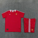 Manchester United Terrace Icons 26/27 Trikot und Shorts