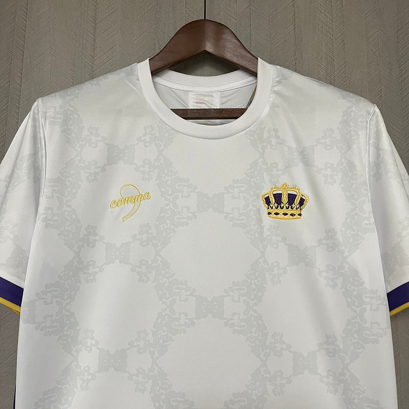 camisa portugal edición especial, camisa portugal torcedor masculino, camisa masculina portugal blanca, camisa portugal 25/26, camisa portugal dorado azul marino, camisa fútbol portugal, camisa portugal 2025, camisa selección portugal edición limitada, comprar camisa portugal, camiseta torcedor portugal 25/26, camisa portugal especial masculina, camisa portugal escudo bordado, camisa edición especial portugal, camisa portugal para hinchada masculina, camisa blanca portugal edición especial