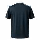 Offizielles Chelsea FC Polohemd 25/26 in Schwarz, Frontansicht. Chelsea FC, Polohemd, 25/26, Fan-Version, Herren, Schwarz, Chelsea Trikot, Fußball Fanwear, Chelsea Polo, Blues Style, Shop des Spielers, Casual Sportswear, Chelsea Fanartikel