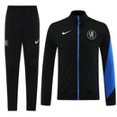 Shop des Spielers, Chelsea Trainingsanzug 25/26, Chelsea Jacke Schwarz Blau, Chelsea Hose Schwarz Blau, Fußball Trainingsanzug Chelsea, Blues Kollektion 2026, Trainingsanzug Herren Schwarz Blau, Chelsea Fan-Shop, Chelsea Training 2026, Fußball-Fanartikel, FC Chelsea Trainingskleidung, Trainingsset 2025.
