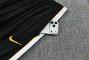 Shop des Spielers, Chelsea Trainingsanzug 26/27, Chelsea Jacke blau, Chelsea Hose schwarz, Chelsea FC Trainingsset, Chelsea Fan-Artikel, Chelsea Training 2026, Trainingsanzug Herren Chelsea, Chelsea Kleidung Deutschland, Fußball Trainingsanzug, Blues Fanshop, Chelsea Jersey Set.