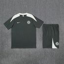 Chelsea FC Trainingsset 2025 2026 schwarzes Trikot schwarze Shorts 1.1 Premium Qualität Shop des Spielers Chelsea Training Kit Black, Chelsea Trainingsset 2025, Chelsea Trikot schwarz, Chelsea Shorts schwarz, Chelsea FC Trikot 25/26, Fußball Trainingsset Herren schwarz, 1.1 Qualität Chelsea, London Fußball Training, Chelsea Fanshop Deutschland, Fußball Set schwarz Chelsea.