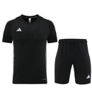 Adidas Set Herren Trikot und Shorts