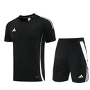Adidas Set Herren Trikot und Shorts
