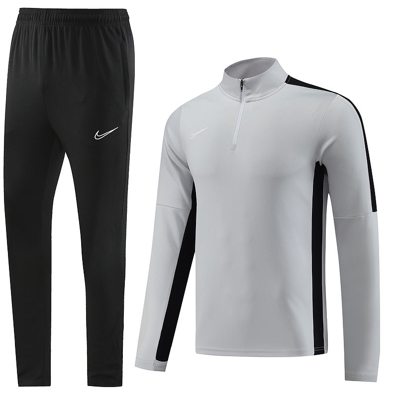 Herren-Trainingsanzug mit Jacke und Hose von Nike