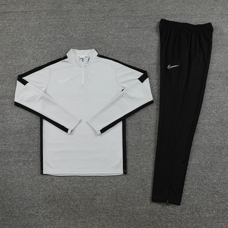 Herren-Trainingsanzug mit Jacke und Hose von Nike