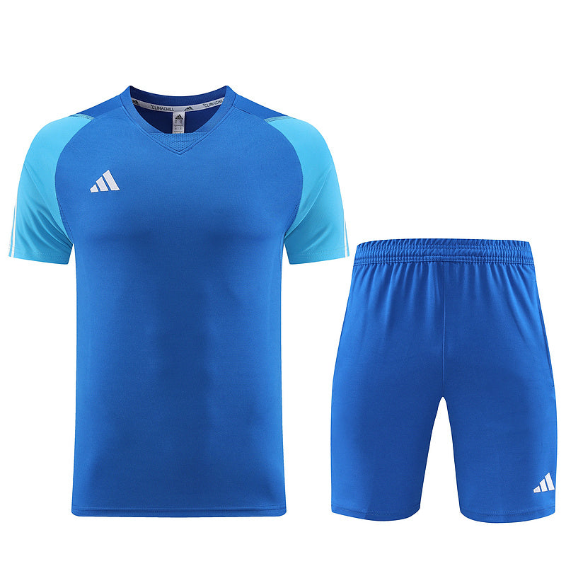 Adidas Set Herren Trikot und Shorts