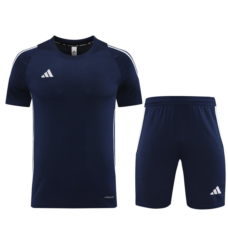 Adidas Set Herren Trikot und Shorts