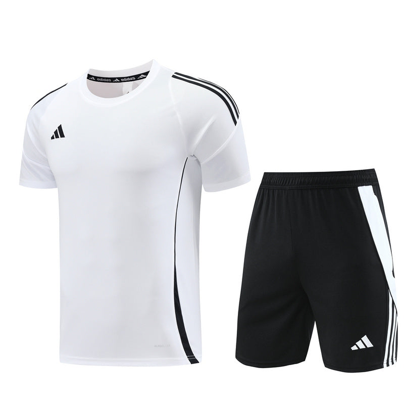 Adidas Set Herren Trikot und Shorts