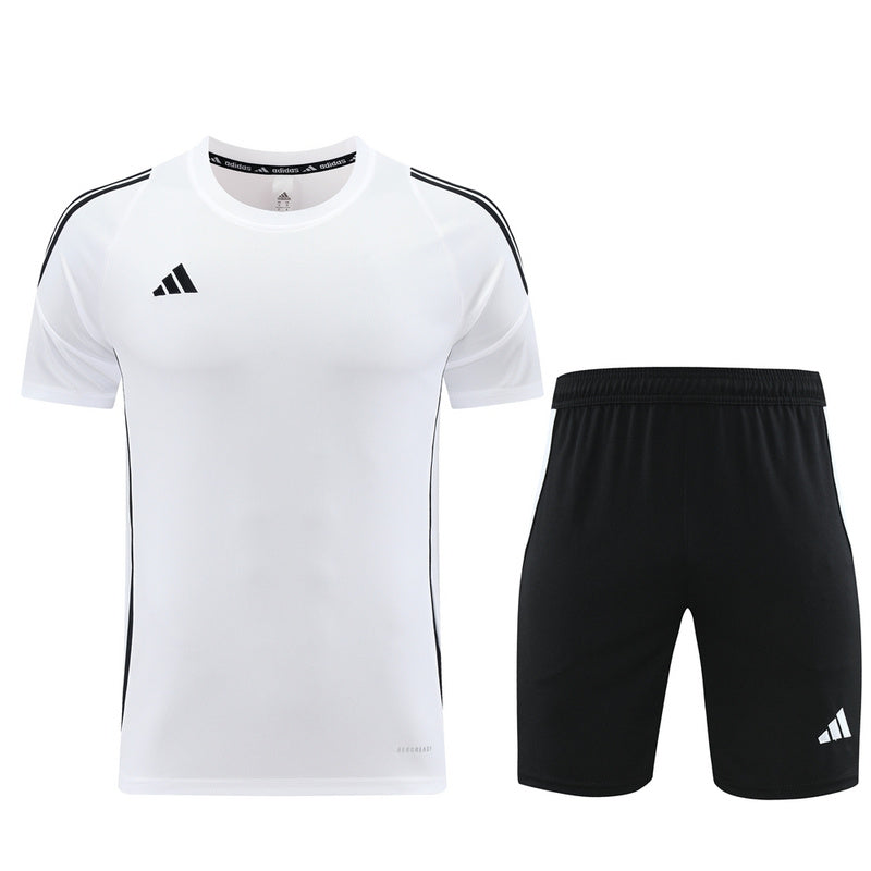 Adidas Set Herren Trikot und Shorts