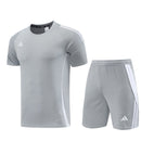Adidas Set Herren Trikot und Shorts