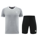 Adidas Set Herren Trikot und Shorts