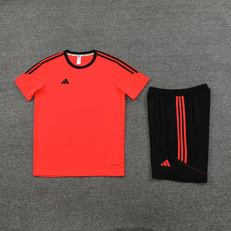 Adidas Set Herren Trikot und Shorts