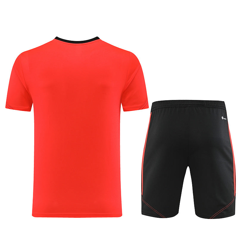 Adidas Set Herren Trikot und Shorts