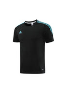 Adidas Set Herren Trikot und Shorts