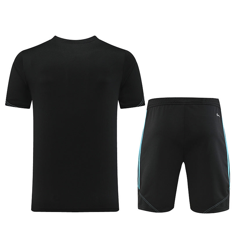 Adidas Set Herren Trikot und Shorts
