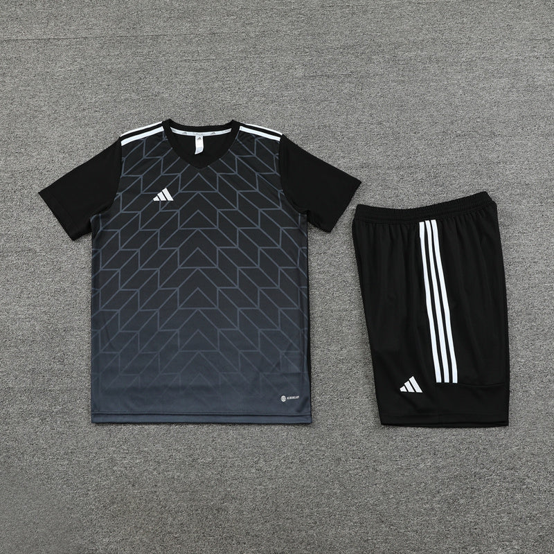 Adidas Set Herren Trikot und Shorts