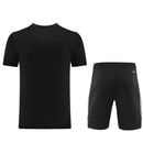 Adidas Set Herren Trikot und Shorts