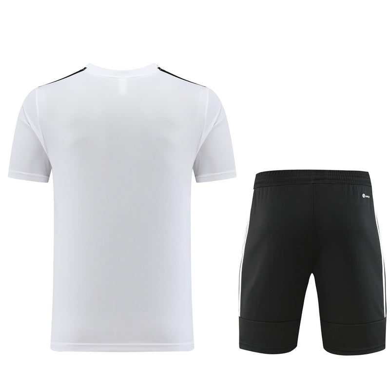 Adidas Set Herren Trikot und Shorts
