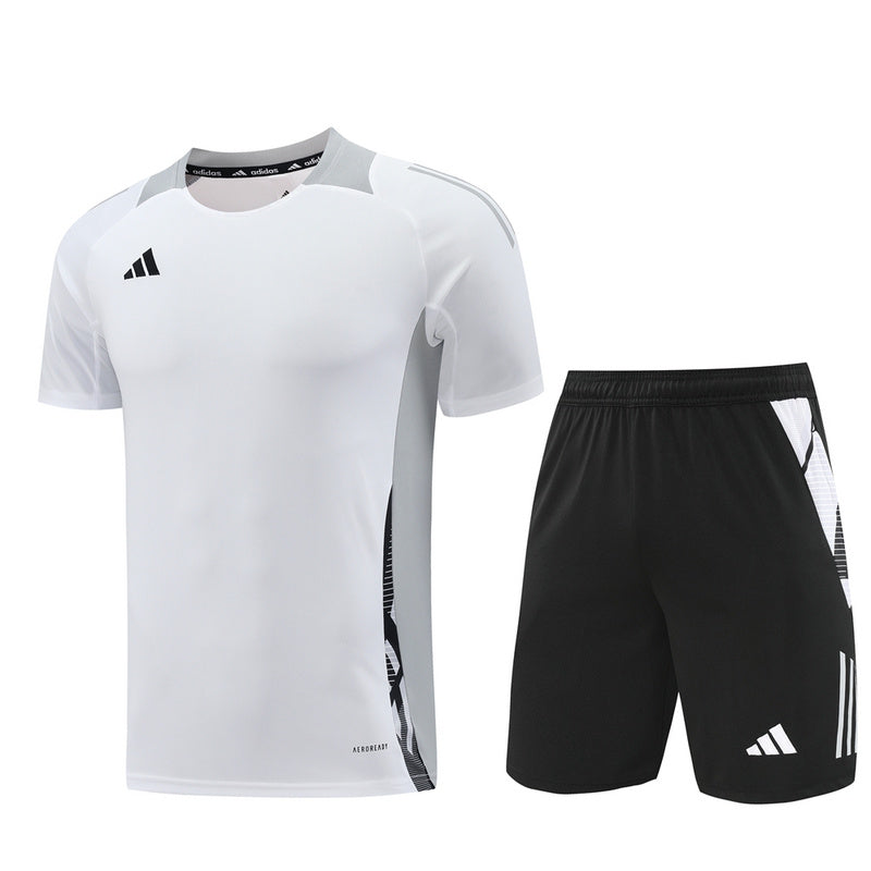 Adidas Set Herren Trikot und Shorts