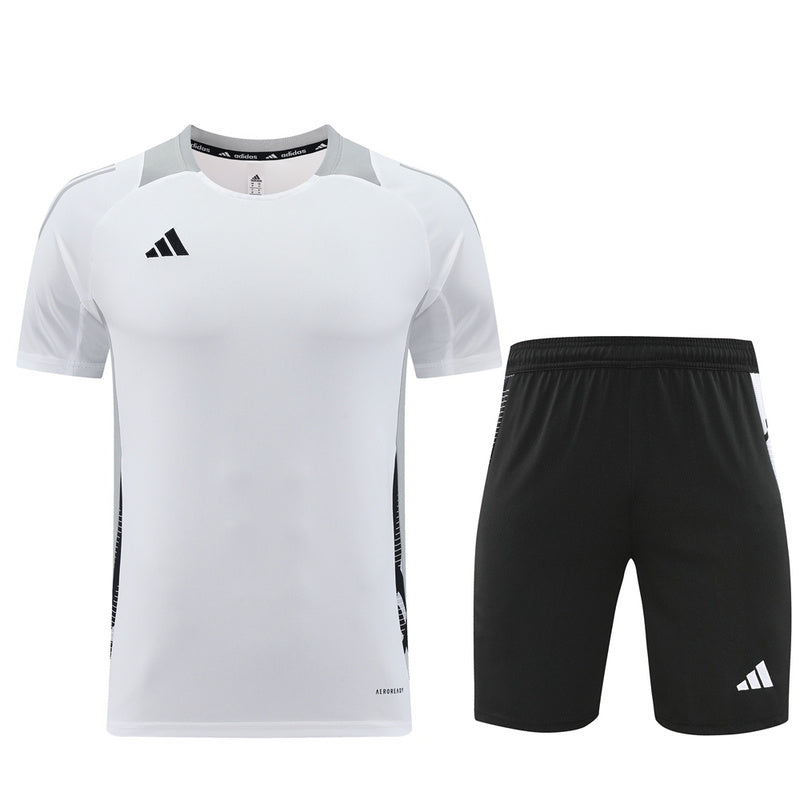 Adidas Set Herren Trikot und Shorts