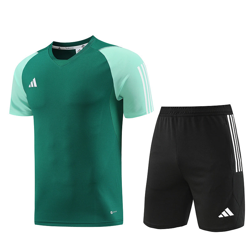 Adidas Set Herren Trikot und Shorts