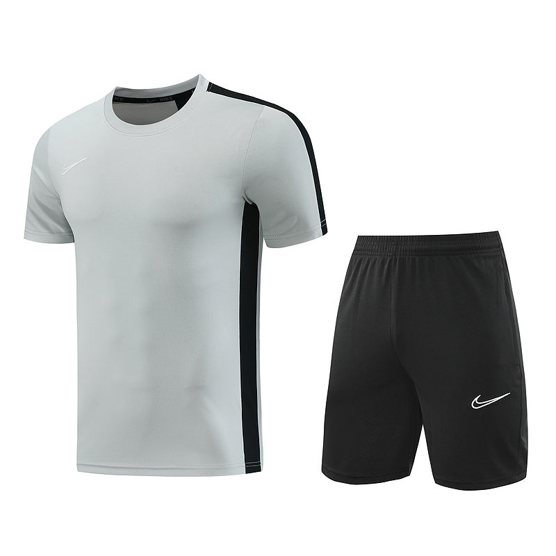 Nike Set Herren Trikot und Shorts