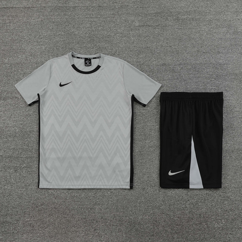 Nike Set Herren Trikot und Shorts
